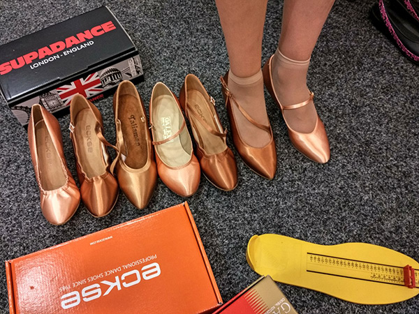many_dance_shoes_l-3