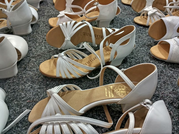 many_dance_shoes_m-2